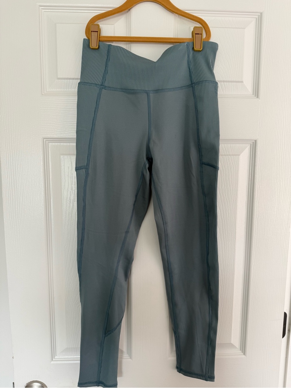 High-Waist Performance Leggings in Slate Blue